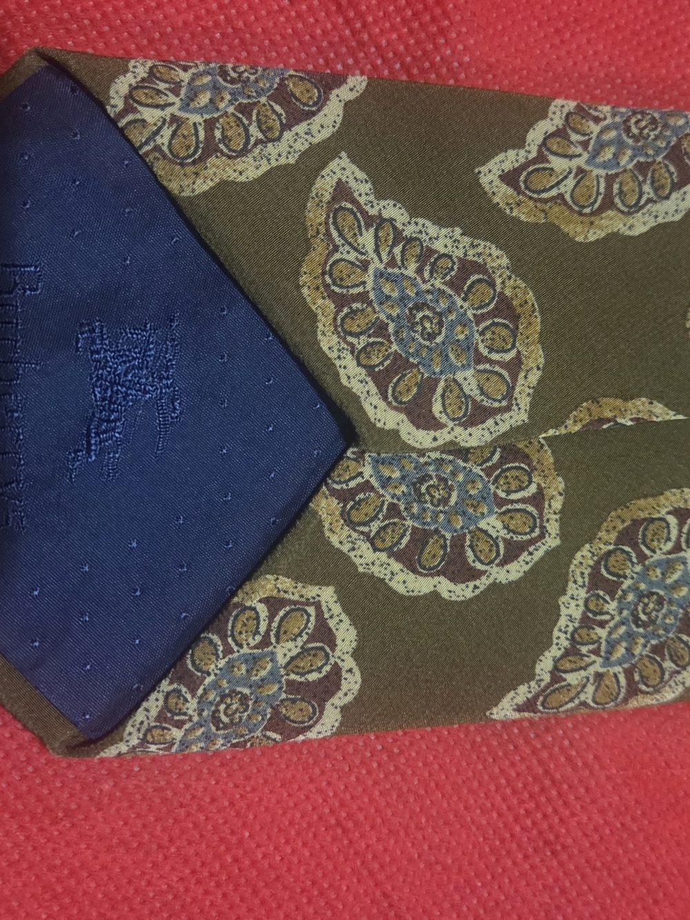 Classic Paisley Silk Tie in Olive Green with Navy Tip